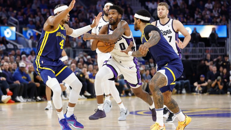 Сакраменто с Везенков загуби в последната секунда