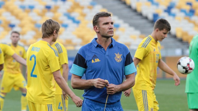 Андрий Шевченко
Великият голмайстор започна треньорската си кариера като асистент в националния отбор, но няколко месеца по-късно, през юли 2016-а застана еднолично начело на Украйна.
