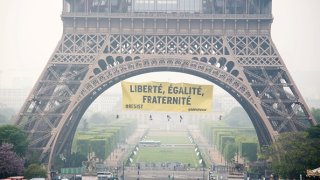 Greenpeace  айфелова кула, париж