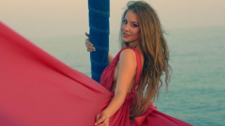 "Искам младите хора да обичат фолклора толкова, колкото и аз го обичам."