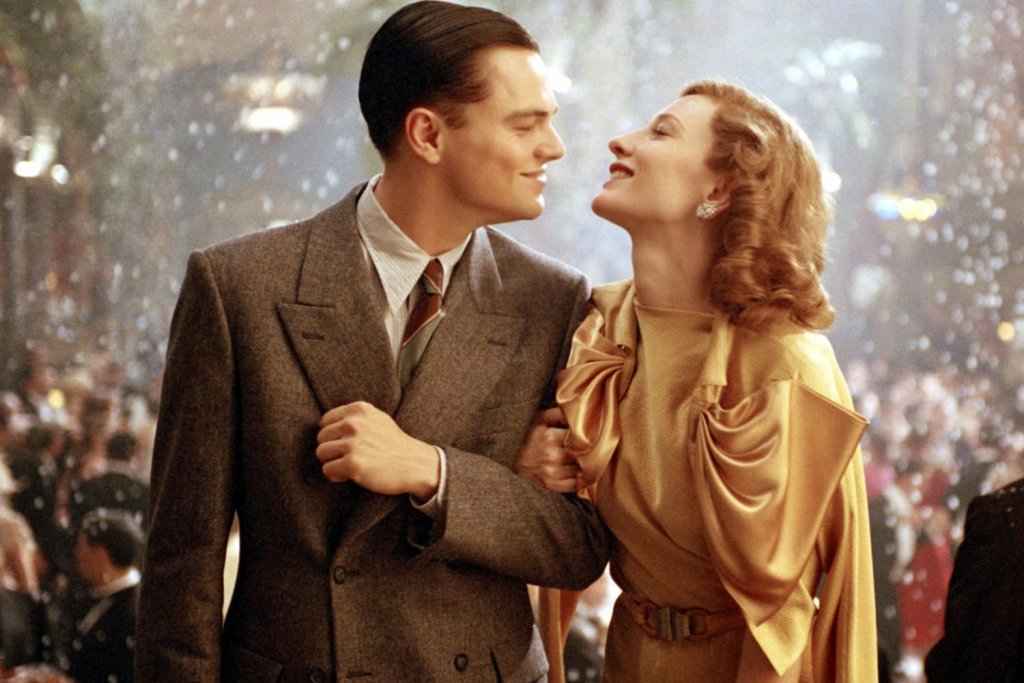 \"Авиаторът\" (The Aviator, 2004) 
Хауърд Хюз е водеща фигура в Америка през 30-те и 40-те години на 20-ти век. Авиаторът и филмов продуцент достига до върха на славата и пада от него, поради личните си нестабилности, сред които са алкохолът, жените,