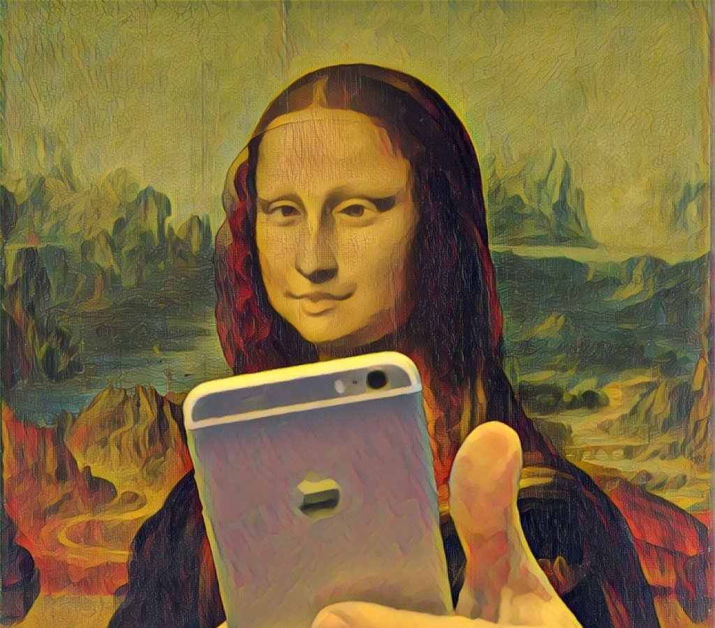 mona lisa duckface selfie