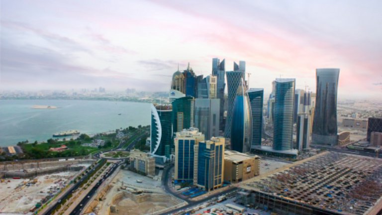 Доха не приема контрол върху дипломацията и медиите си