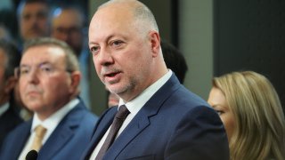 Тя беше гласувана с пълно мнозинство и 227 гласа "За"