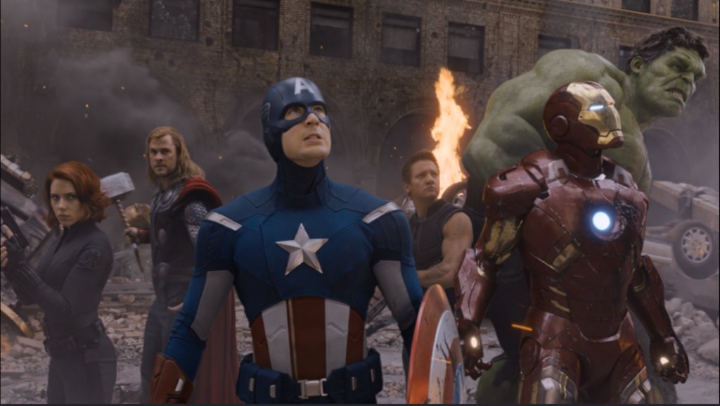 „Отмъстителите“ (The Avengers, 2012)

Първият филм от поредицата „Отмъстителите“ излиза на екран през 2012 г. и за първи път събира най-силните комикс герои в супер екип, който се изправя пред предизвикателството да защити Ню Йорк от скандинавския бог и брат на Тор - Локи. Тази лента е първата, която изгражда Тони Старк (Железният човек) като безкомпромисен лидер и технологичен гений, готов на всичко да защити своята планета.