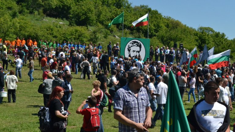 На 2 юни хиляди се качиха на връх Околчица, за да почетат паметта на един от най-великите български революционери