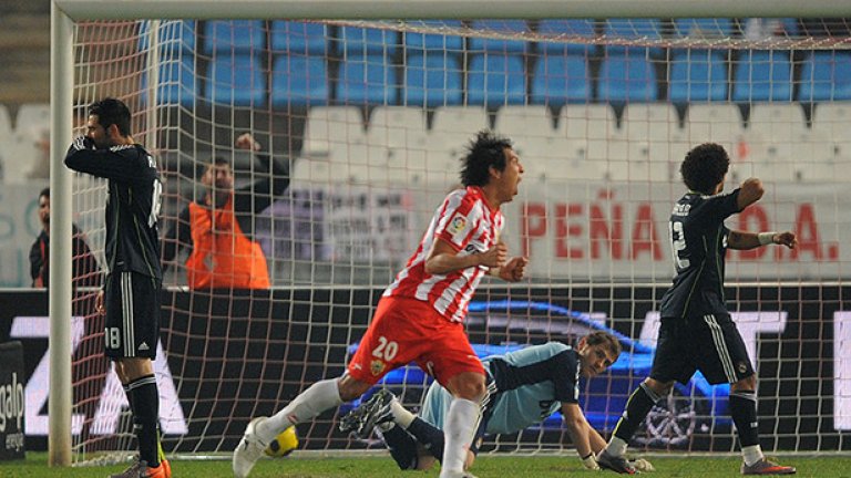 Леонардо Уйоа. Заедно с Алмерия изпада в Сегунда дивисион, където записва най-резултатния си сезон - 28 гола.