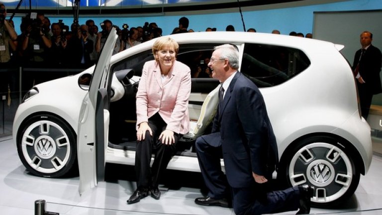 Винтеркорн винаги се е ползвал с подкрепата на канцлера Ангела Меркел и на влиятелния работнически синдикат в компанията