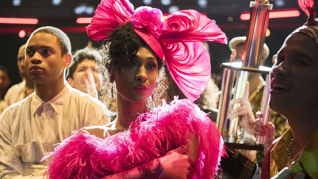 \"Pose\", сезон 2
Премиера: 2019
Макар този сериал да премина относително безславно през полезрението на българския зрител, това не променя факта, че в глобален мащаб \"Pose\" на Раян Мърфи беше един от най-успешните сериали на миналата година. 