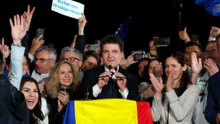Крайнодесният Джордже Симион призна загубата си