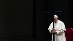 Папа Франциск отново отслужи меса на Разпети петък без миряни