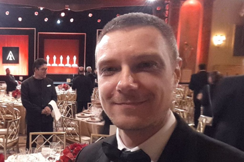 Владимир Койлазов 
На 12 февруари 2017 заедно с бизнес партньора си Петър Митев Владимир получава награда от Американската филмова академия заради 3D технологията, която компанията му разработва. Тя се използва в продукции като \"Avatar\", \"Game of 