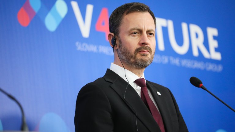 Малко преди старта на гласуването депутатите от управляващата партия напуснаха залата