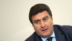 Валентин Златев е сменен като управител на "Лукойл България"