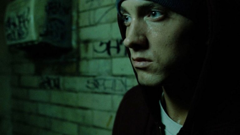 Eminem - Lose Yourself ("Осмата миля")
Съвсем наскоро Еминем ни напомни за това си култово парче по време на церемонията на оскарите, както и за филма, с който се опита да пробие в киното. Вярно, филмът не е висше изкуство, но и днес да си го пуснеш, пак ще е достатъчно развлекателен и интересен. 