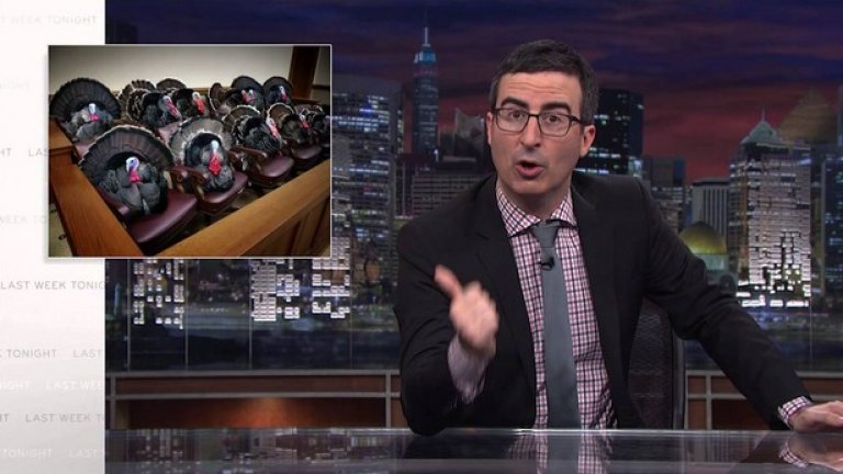 Един от основните хора, подпомагащи предаването зад кадър е Чарлз Уилсън - възпитаник на New York Times и The New Yorker, който по думите на Джон Оливър е "журналистът, проверяващ всички факти" в Last Week Tonight