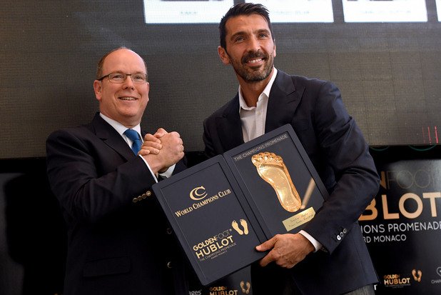 Джанлуиджи Буфон бе награден с Golden foot 2016