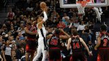 Уембаняма с историческо постижение при победата на Сан Антонио над Чикаго (видео)