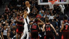 Уембаняма с историческо постижение при победата на Сан Антонио над Чикаго (видео)