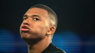 Дешан: Не бих постъпил като Луис Енрике спрямо Мбапе