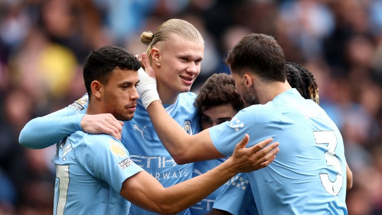 Сити отправи 38 удара и вкара 5 гола, отново е начело