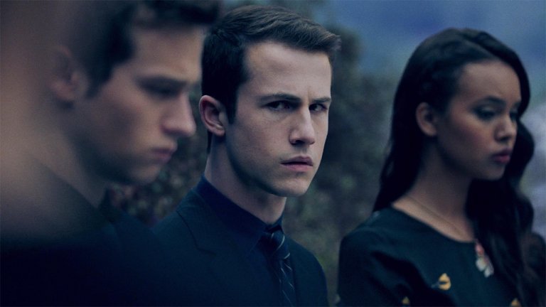 13 reasons why (Netflix) - сезон 4 - 5 юни Премиерата на сериала на Netflix беше през 2017 г. и за своите три сезона концентрира сериозна полемика заради това, че романтизира акта на самоубийството. Това накара продуцентите да премахнат някои конкретни сцени от него, но въпреки това премиерата на последния му сезон предстои. Той ще завърши историята за съучениците на тийнейджърката Хана Бейкър, отнела живота си, но този път ще се фокусира повече върху тях и върху въпроса "Кой уби Брайс Уолкър?" - ученик, обвинен в изнасилване в края на втория сезон.