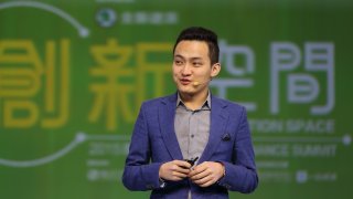 Милиардер съди компания на Тръмп - изнудвала го и му отнела криптоактиви