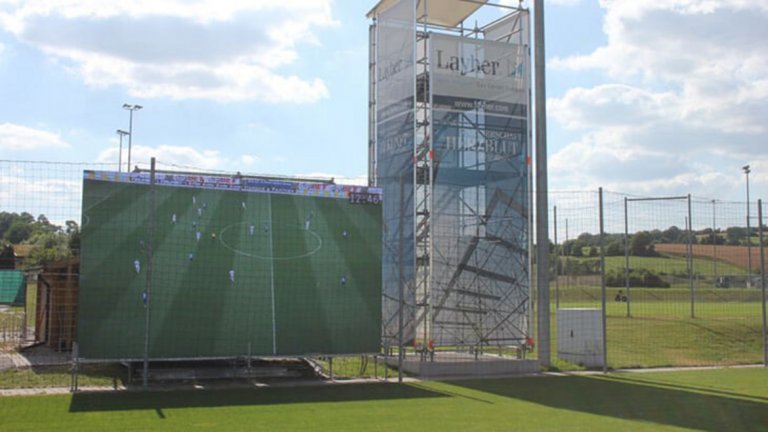 В съвременния футбол се тренира не само тялото, но и мозъкът. И тук на помощ идва военната авиация