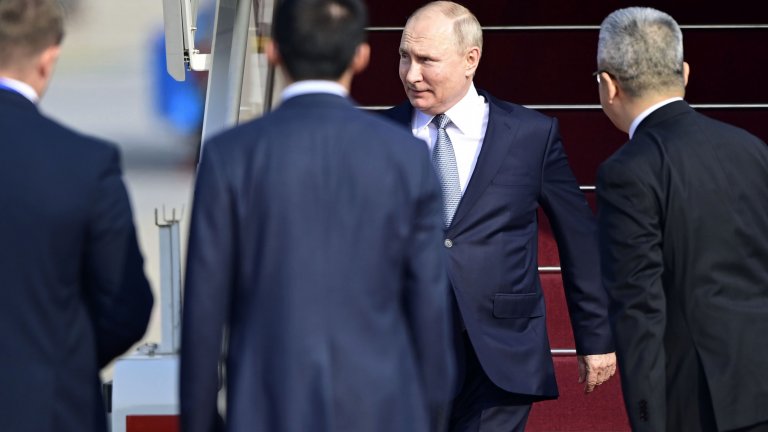 Владимир Путин се среща със Си Дзинпин в Пекин