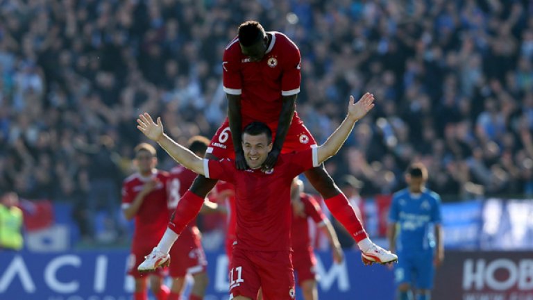 След шест поредни победи над Левски и конкурентност на тима в битката за върха, феновете не могат да са недоволни от свършеното от екипа на Младенов.