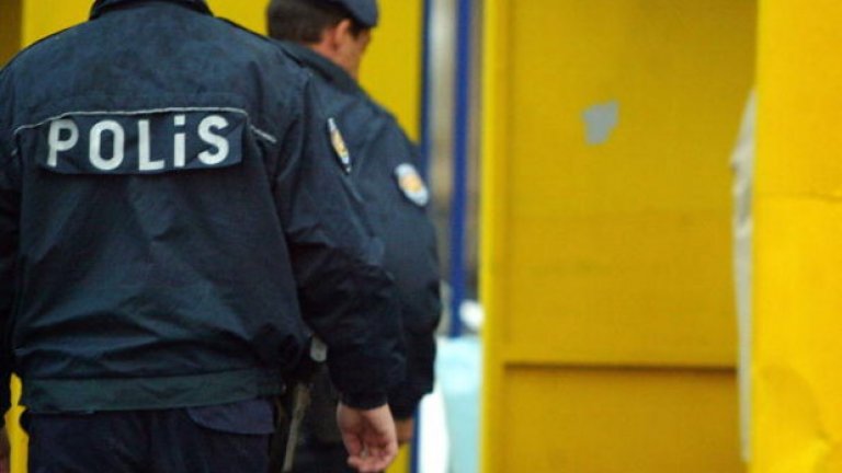 Трима души са ранени при експлозията, няма жертви.