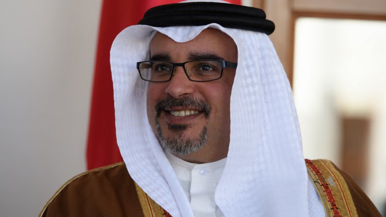 Принц Салман бин Хамад ал Халифа, Бахрейн
Най-големият син на настоящия крал на Бахрейн Хамад от първата му жена. Принцът в момента е на 48 години, женен е и вече има 4 деца. През 2008 г. кралят издаде специален кралски декрет, определят Салман за престолонаследник на трона на Бахрейн. Неговата роля в правителството на страната е на първи вицепремиер, отговарящ за контрола на държавната администрация в кралството.