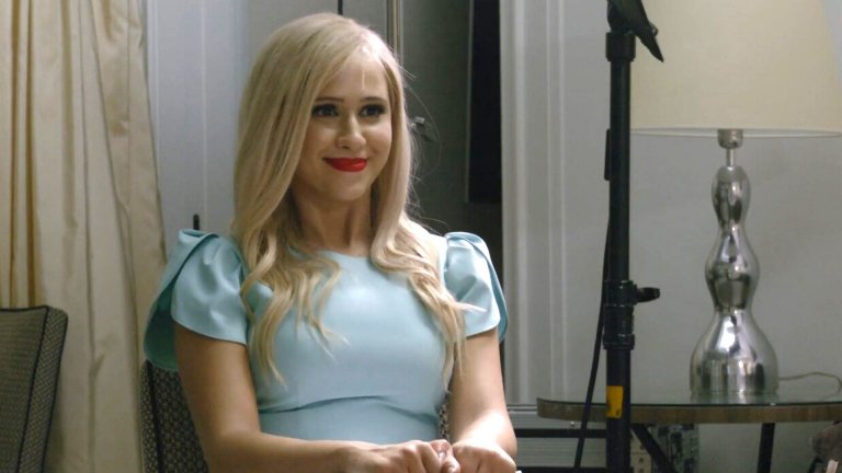 Бакалова в сцена от продължението на "Борат".