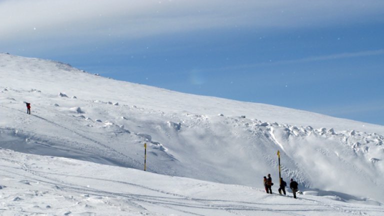 На сайта на концесионера "Витоша ски" съобщиха, че три от ключовите оръдия за технологичен сняг са били откраднати
