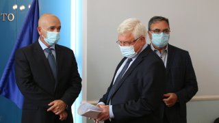 Няма нужда от заплахи с нови рестрикции, стига да затегнем контрола над вече съществуващите