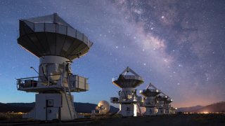 Радиосигнал идва от Космоса, какво обаче представлява той?