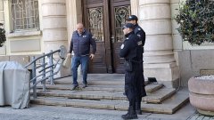 По неофициална информация акцията се ръководи от европрокуратурата