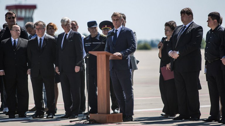Холандия посреща телата на жертвите от MH17