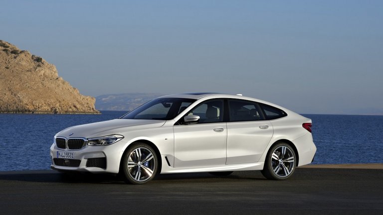Своята премиера в България прави и новото луксозно BMW Серия 6 Gran Tourismo. То предлага уникална комбинация между висш клас вътрешно оборудване, гъвкава функционалност и елегантен спортен дизайн, наподобяващ купе. Новото BMW M550d xDrive допълва последното поколение на успешния бизнес седан с още повече мощ. Редовият двигател е с работен обем 3 литра и е оборудван с модерната технология M Performance Twin Power Turbo, с четири турбокомпресора. Той развива впечатляващите 400 к.с. Предаването на мощността е поверено на серийната 8-степенна трансмисия Steptronic Sport.