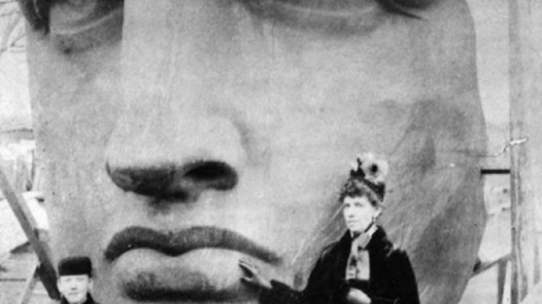 Разопаковане на главата на статуята на свободата, 1885 година