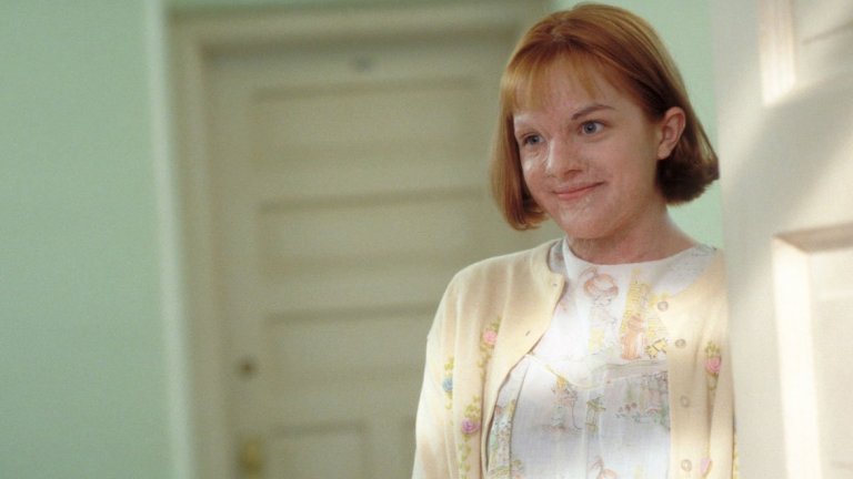 През 1999-а Елизабет Мос участва заедно с Уинона Райдър и Анджелина Джоли в "Луди години“ в ролята на Поли. Тогава тя е на 17 години и това е сред първите й сериозни роли.