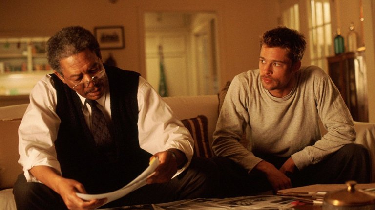  "Седем" - 1995 година 

Още един от онези филми, за които се чудим "Как не са се сетили преди?!". "Седем" използва идея, стара колкото света – тази за седемте смъртни гряха и тяхното наказание. 

Сценарият е на Андрю Кевин Уокър, а режисьор е Дейвид Финчър. Филмът е успешен и заради взаимодействието между двамата полицаи, изиграни от Брад Пит и Морган Фрийман, както и заради поразителния си финал.