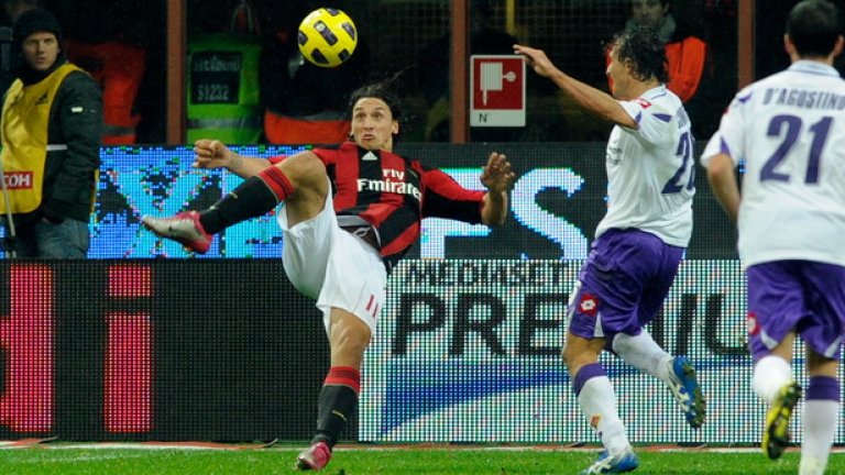 Нападателят на Милан замалко да си счупи ръката при атрактивния си гол