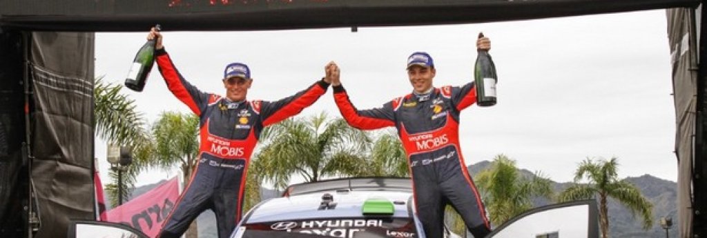Това е първа победа във WRC за Падън и Джон Кенард