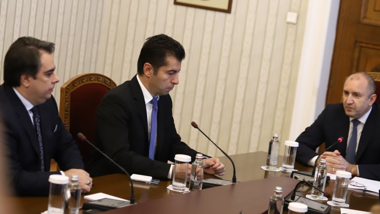 От "Продължаваме промяната" отговориха, че очакват ГЕРБ да сформира правителство, така както те са го направили в предишния парламент