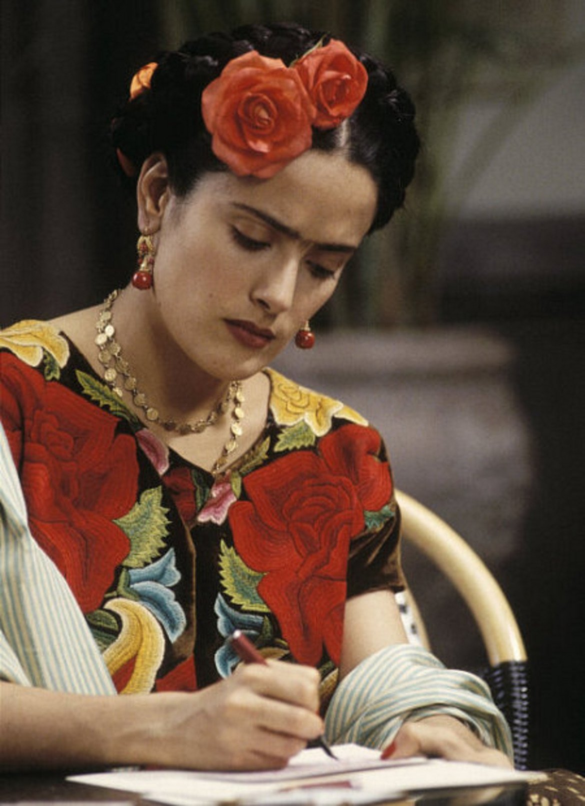  Салма Хайек - Фрида Кало 

"Фрида" се концентрира върху противоречивата личност на художничката и бурната й връзка с Диего Ривера. Филмът е посрещнат противоречиво от критиката, но си има и своите фенове. Факт е обаче, че Салма Хайек прави страхотна роля.