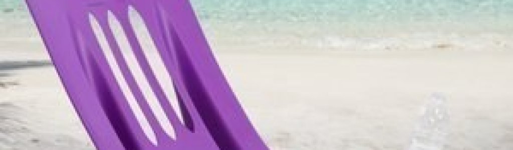 Як стол. Има гушлив дизайн и климатични дупки. Напомня ни малко на шейните Чук и Гек.