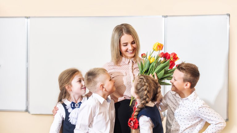 А вие колко пари събрахте и какво купихте на учителката?
