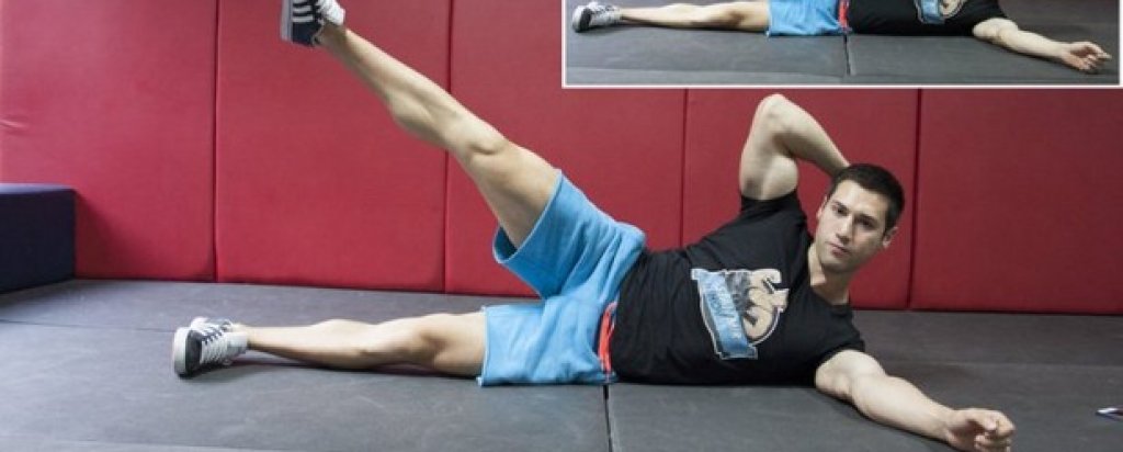 7. Странично повдигане на един крак (Side Crunch with Leg Lift) 
Начин на изпълнение: Легнете на пода така, че едната страна на тялото да докосва пода, а другата да сочи напред. Поставете краката си един върху друг, а след това повдигнете единия. Поставете ръката, която не е опора (тази, която не е поставената на пода) зад врата си (без да го натискате). В синхрон започнете да придвижвате лакътя на ръката зад врата и вдигнатия крак, като се стремите да скъсите разстоянието между тях. Когато прецените, че сте достигнали крайната точка (определя се според лични възможности), задръжте за половин секунда и отпуснете бавно до начална позиция. След приключването на желания брой повторения не забравяйте да изпълните упражнението и за другата страна. 
Стремете се към:  2-3 серии по 7-15 повторения. 
Направете го по-трудно: Скъсете максимално разстоянието между лакътя на ръката зад врата и вдигнатия крак без да натискате врата с длан. Задръжте за над секунда в изходна позиция и върнете в начална бавно и контролирано. 
Направете го по-лесно като съкратите максимално движението.