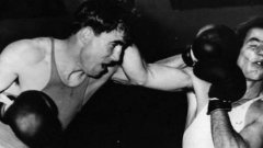В Хелзинки през 1952 г. Моката печели първия от общо 223 медала на българските спортисти от олимпийски игри. Бронзов, в категорията до 75 кг на турнира по бокс.